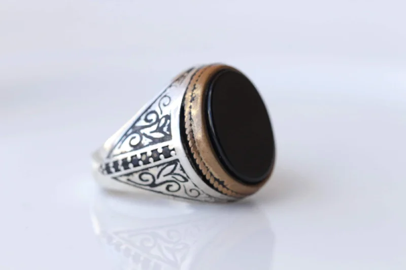 personalized engagement rings -BLACK ONYX RING