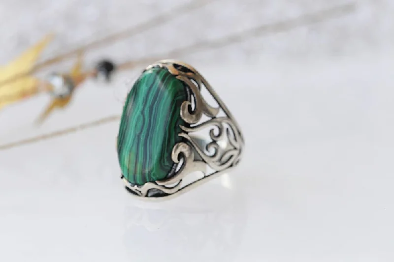 pear-shaped rings for women -GREEN MALACHITE RING