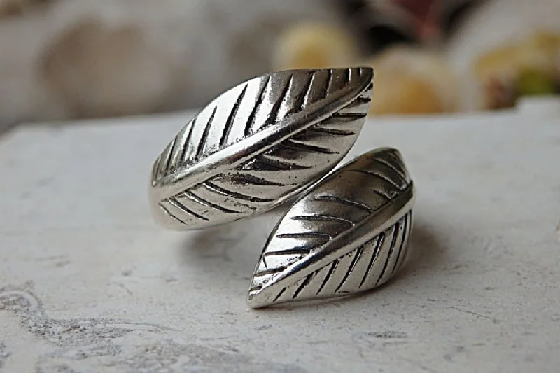 contemporary rings for women -Leaf leaves ring