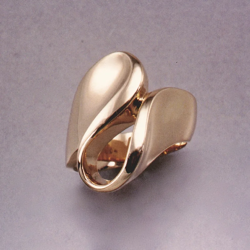 wedding bands for women -Moiré Swan Ring