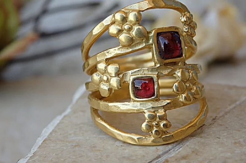 custom-designed wedding rings -Garnet ring