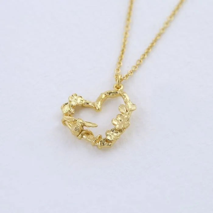 modern necklaces for women -Floral Heart Necklace with Itsy Bitsy Bee