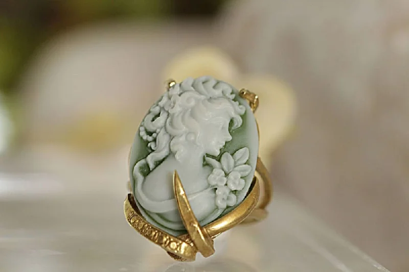 vintage-inspired wedding rings -Vintage Style Cameo Ring